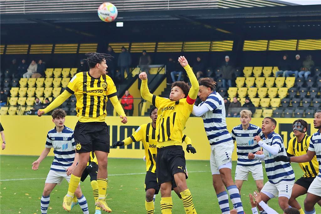 Die Bilder des Heimspiels der BVB-U19 gegen den MSV Duisburg.
