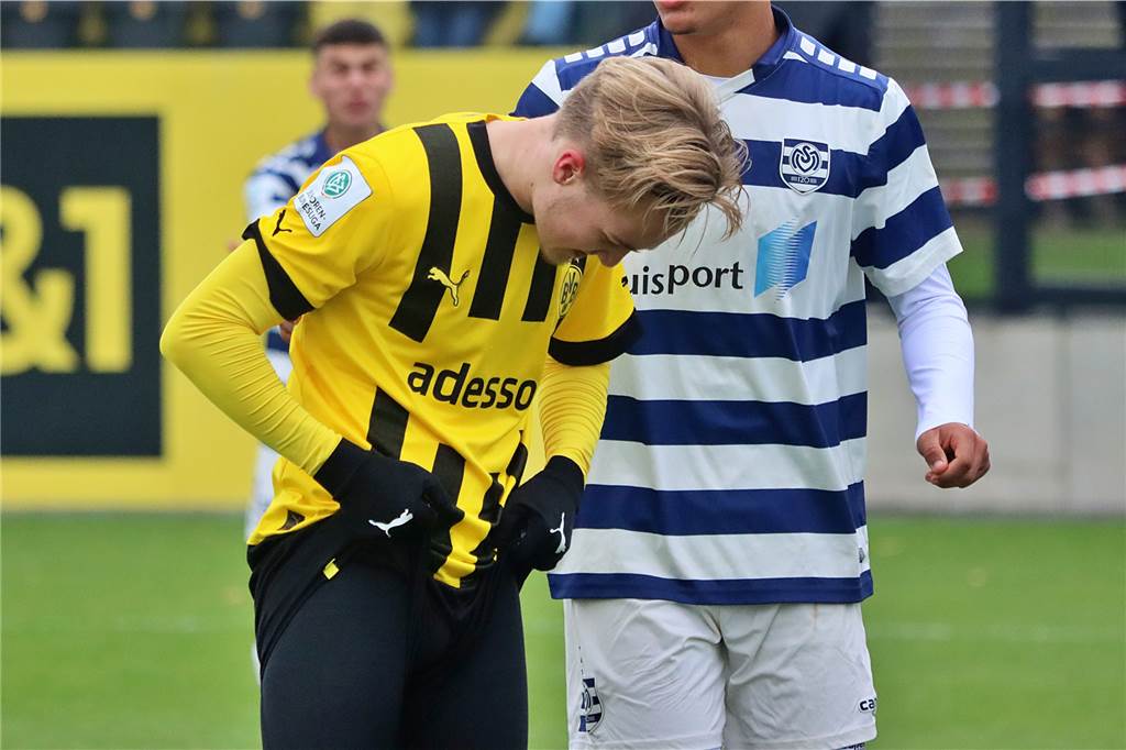Die Bilder des Heimspiels der BVB-U19 gegen den MSV Duisburg.
