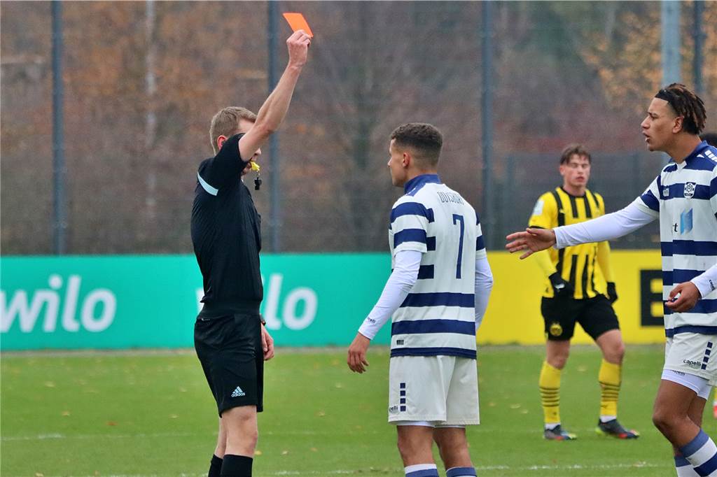 Die Bilder des Heimspiels der BVB-U19 gegen den MSV Duisburg.