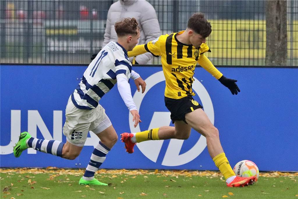 Die Bilder des Heimspiels der BVB-U19 gegen den MSV Duisburg.