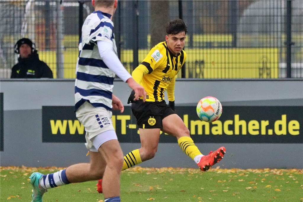 Die Bilder des Heimspiels der BVB-U19 gegen den MSV Duisburg.