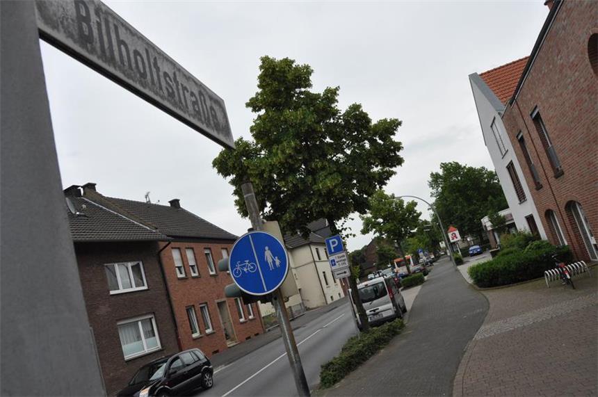 Bilholtstraße wird frühestens 2018 umgebaut Die Bilholtstraße in Olfen im Juni 2016