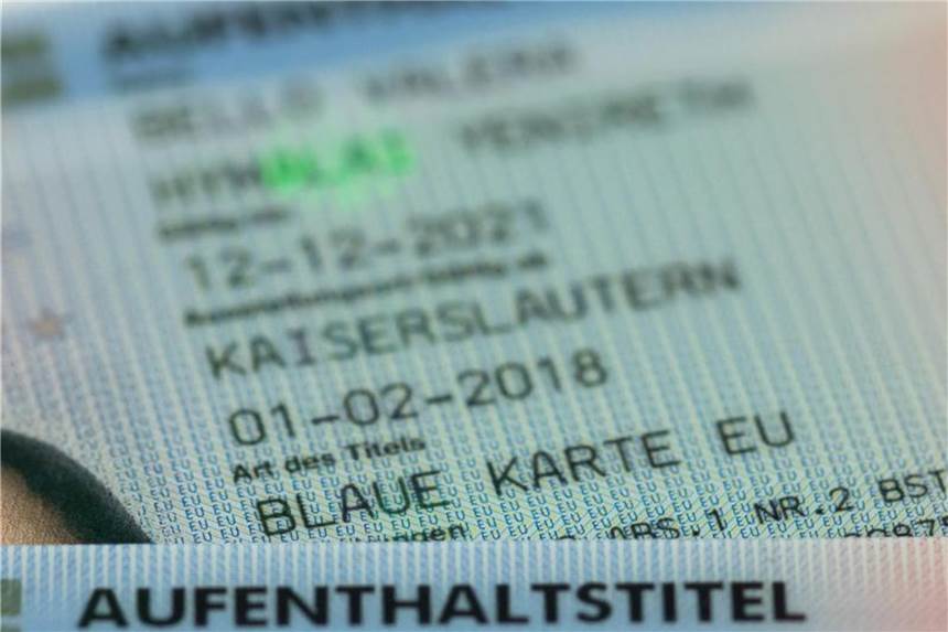 Nahles: SPD wird Spurwechsel in Koalition durchsetzen Die „blaue Karte“ soll insbesondere hochqualifizierten Arbeitnehmern aus Drittstaaten den Aufenthalt in der EU ermöglichen. Foto: Daniel Karmann
