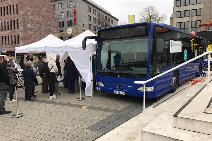 Impfbus Dortmund: Alle November-Termine auf einen Blick Die blauen Impfbusse werden an verschiedenen Standorten in ganz Dortmund eingesetzt.
