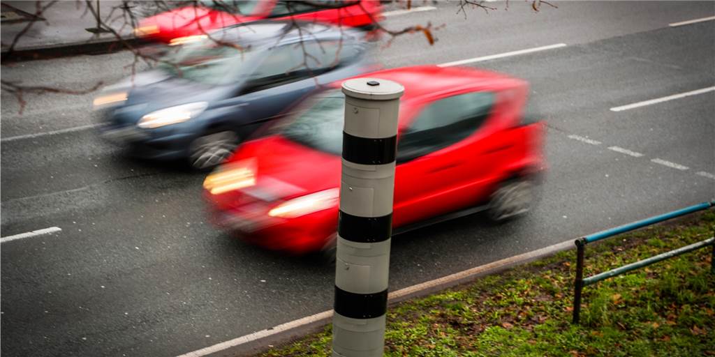 Blitzer in Dortmund: Fast jedes zehnte Verfahren wird eingestellt Die Blitzerbilder werden in Dortmund im Ordnungsamt erst im Team gesichtet und dann noch einmal kontrolliert.