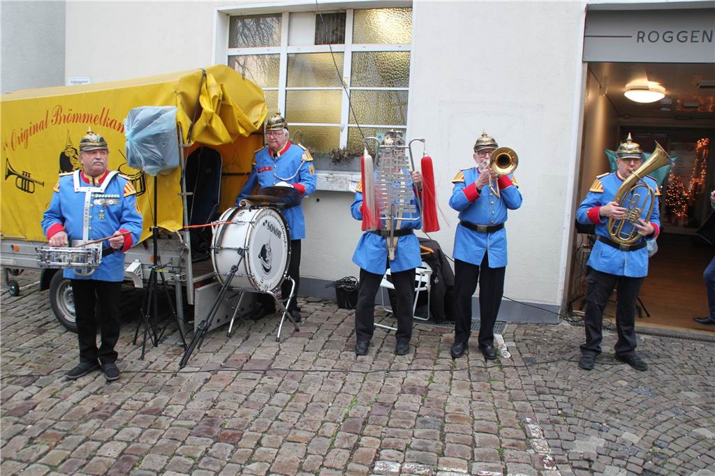 „Die Bömmelkamps“ sorgten auch in diesem Jahr für die Musik beim Silvestergrillen.
