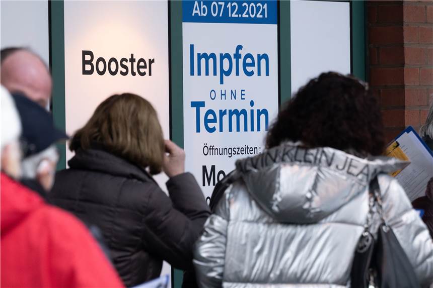 Booster-Impfungen in NRW jetzt schon nach vier Wochen möglich Die Booster-Impfung ist in NRW nun schon nach vier Wochen möglich.