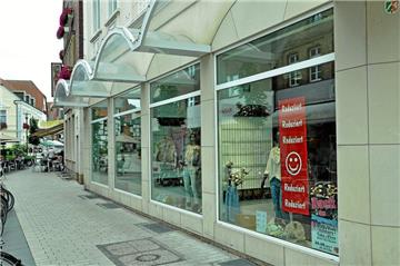 Die Boutique "Royal Lion VIP" hat derzeit wegen eines Mitarbeiterengpasses geschlossen.