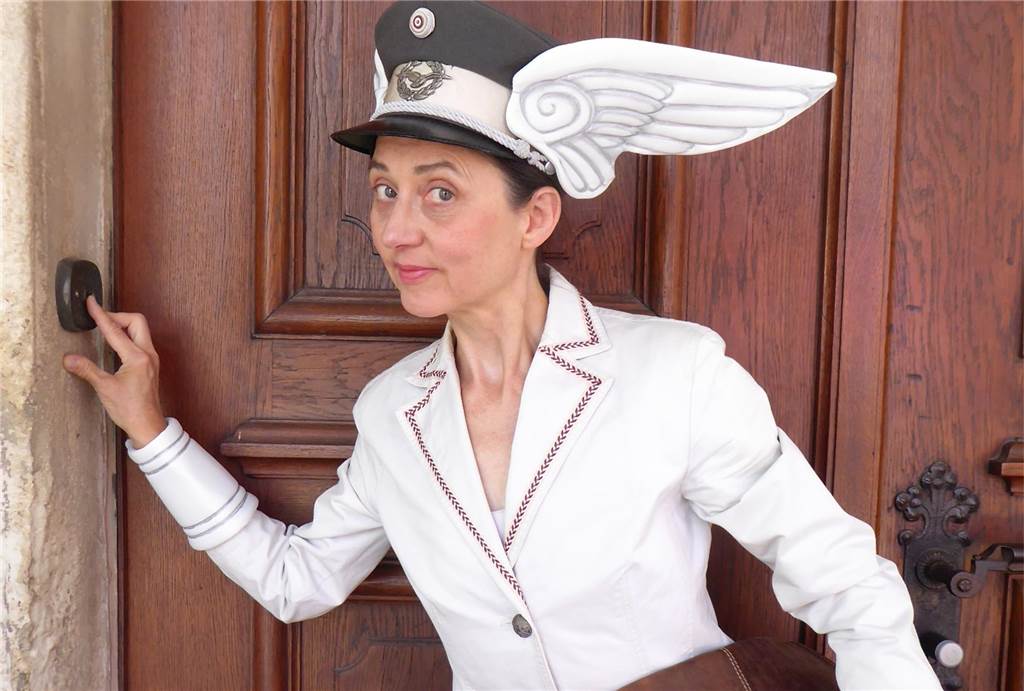 Mit Postbotin unterwegs: Stadtführung durch Dorsten wird zum Theaterstück Caroline Keufen
