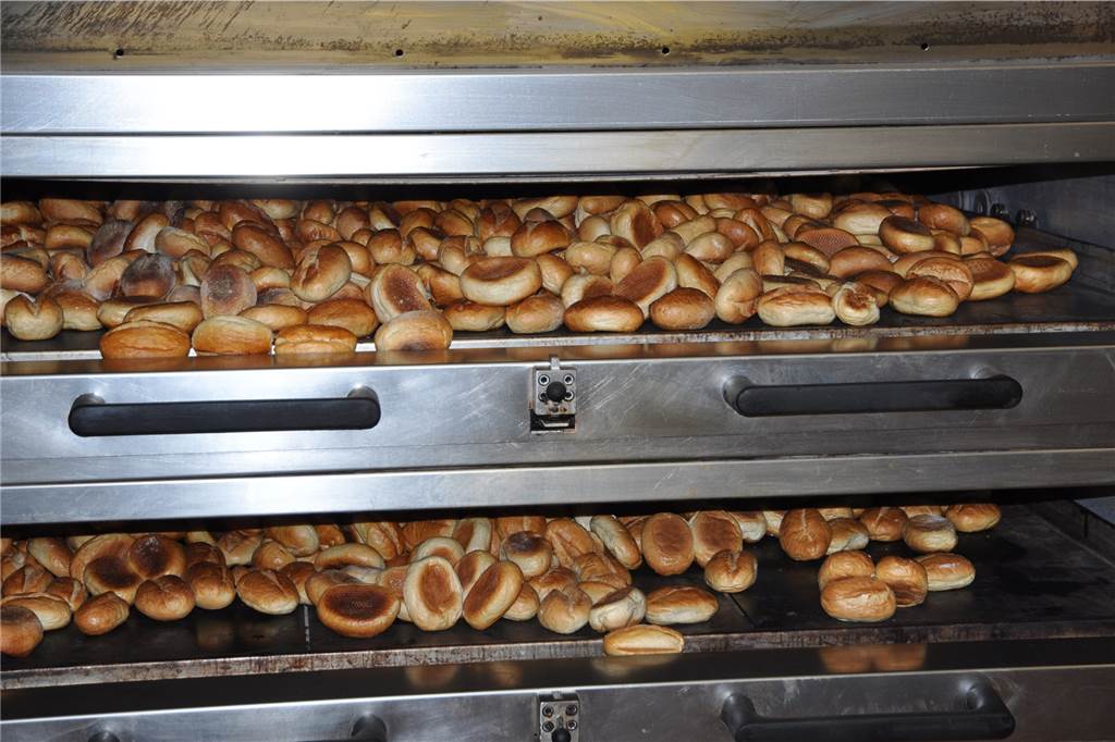 Hohe Preise für Bäckerei Kanne: „Es ist eine extreme Ausnahmesituation“ Die Brötchen der Bäckerei Kanne sind teurer geworden. Das liege vor allem daran, dass die Preise für Rohstoffe an der Börse gemacht werden.