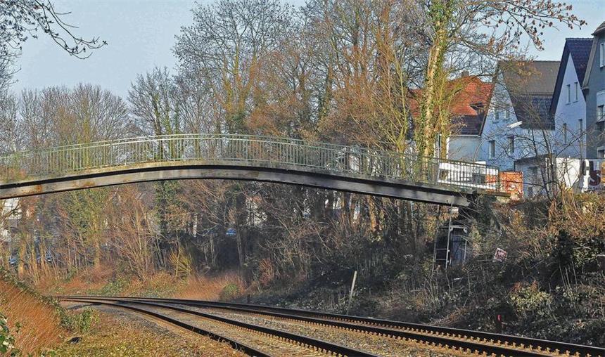 Die Brücke Am Bennertor unmittelbar vor dem Abriss, gesperrt war sie schon ab Sommer 2013. 

