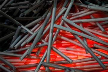 Die Brüsseler Behörde reagiert mit dem Schritt auf die Tatsache, dass es noch immer keine Lösung für den Streit um neue US-Zölle auf Stahl- und Aluminiumprodukte gibt. Foto: Christian Charisius