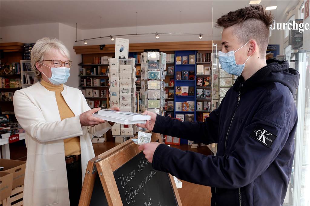 Halterner Stimmen zur Corona-Notbremse: „Alles was erlaubt ist, machen wir“ Die Buchhandlung Kortenkamp bietet vorerst nur Click&Collect an.