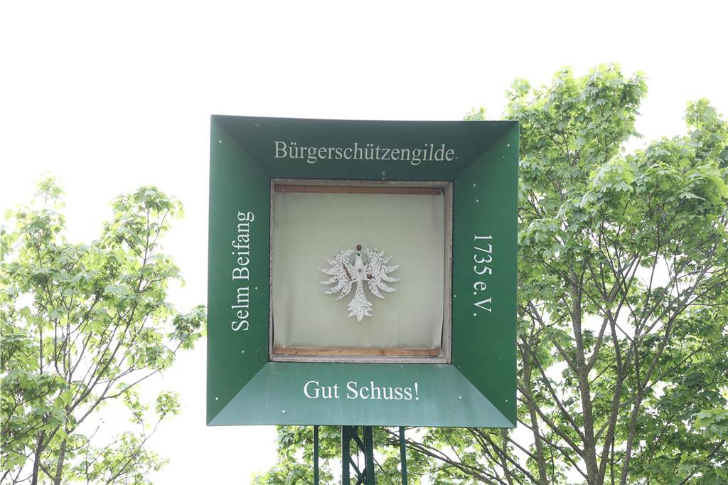 Die Bürgerschützengilde Selm-Beifang hat ihr Sommerfest mit Auschmarsch und Gipsvogelschießen gefeiert.