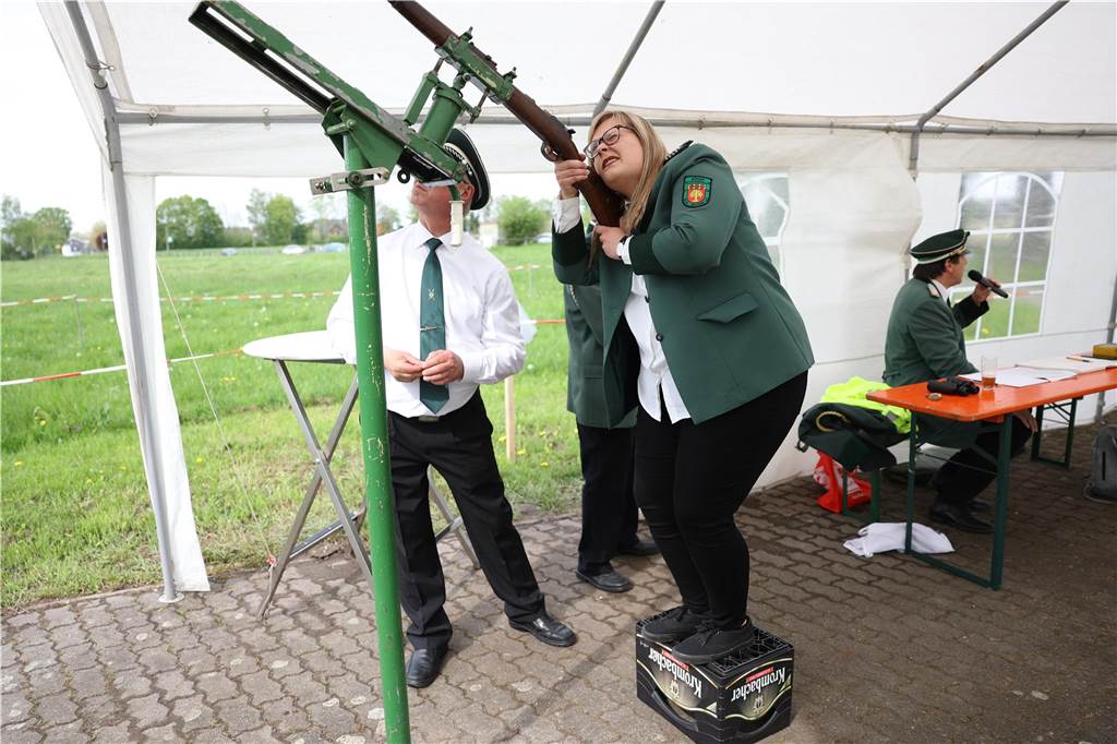 Die Bürgerschützengilde Selm-Beifang hat ihr Sommerfest mit Auschmarsch und Gipsvogelschießen gefeiert.