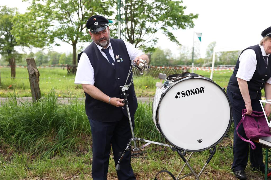 Die Bürgerschützengilde Selm-Beifang hat ihr Sommerfest mit Auschmarsch und Gipsvogelschießen gefeiert.