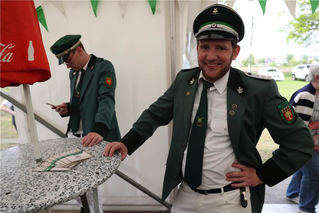 Die Bürgerschützengilde Selm-Beifang hat ihr Sommerfest mit Auschmarsch und Gipsvogelschießen gefeiert.