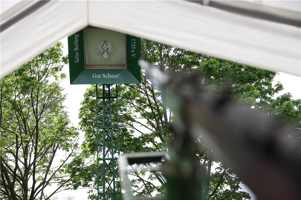 Die Bürgerschützengilde Selm-Beifang hat ihr Sommerfest mit Auschmarsch und Gipsvogelschießen gefeiert.