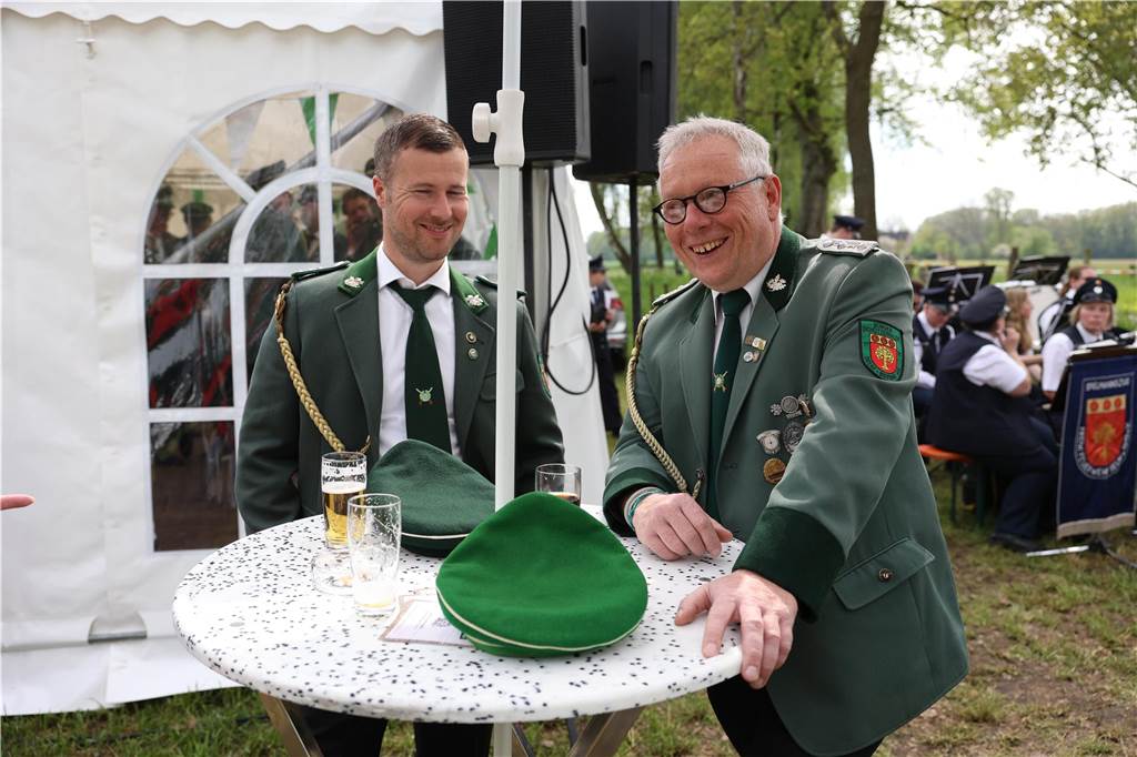 Die Bürgerschützengilde Selm-Beifang hat ihr Sommerfest mit Auschmarsch und Gipsvogelschießen gefeiert.