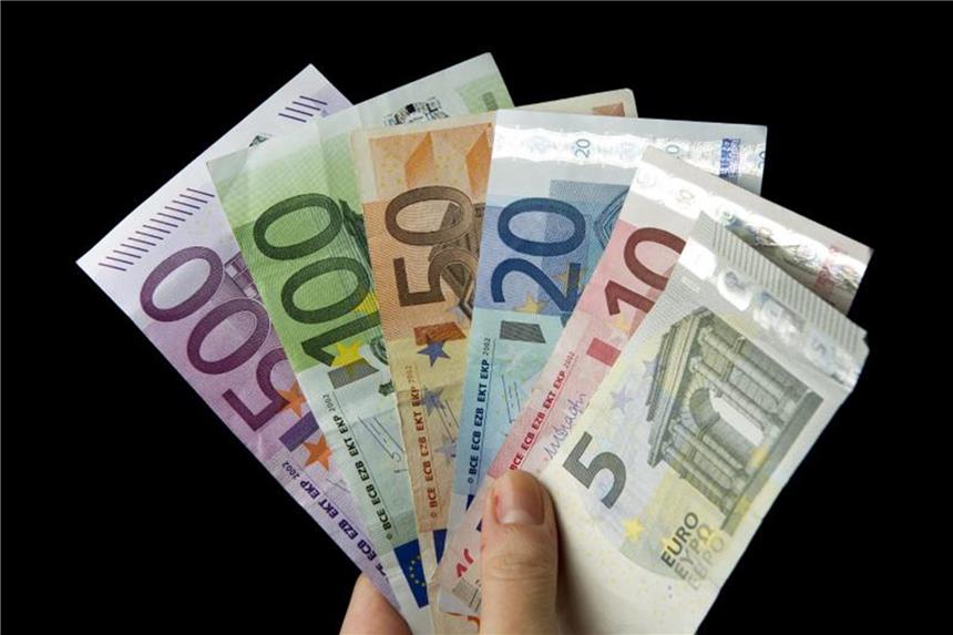 Bundesbank warnt vor Sorglosigkeit bei boomender Konjunktur Die Bundesbank-Experten sind besorgt, dass die Widerstandsfähigkeit etwa von Banken gegen mögliche Schocks überschätzt werden könnte. Foto: Daniel Reinhardt/Symbolbild