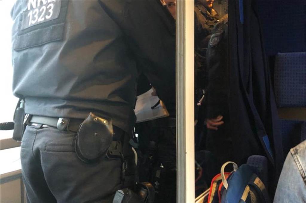 Die Bundespolizei kontrollierte alle Zug-Insassen.