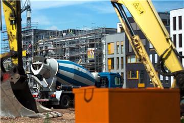 Die Bundesregierung will laut Koalitionsvertrag bis 2020 mindestens zwei Milliarden Euro in den sozialen Wohnungsbau stecken. Foto: Arno Burgi/Symbolbild