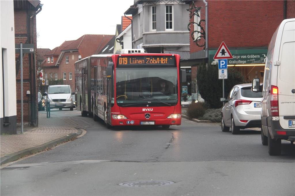 Herbstfest kehrt in die Selmer Altstadt zurück Die Busse der VKU fahren am Sonntag, 4. September, wegen des Herbstfestes nicht durch die Ludgeristraße.