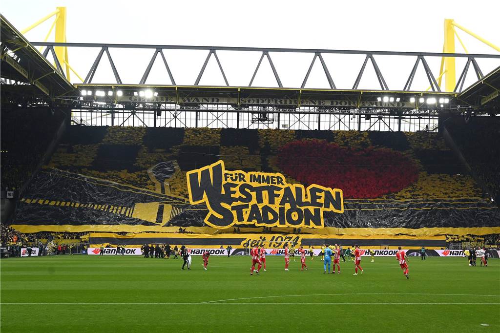 Die BVB-Choreo auf der Südtribüne.