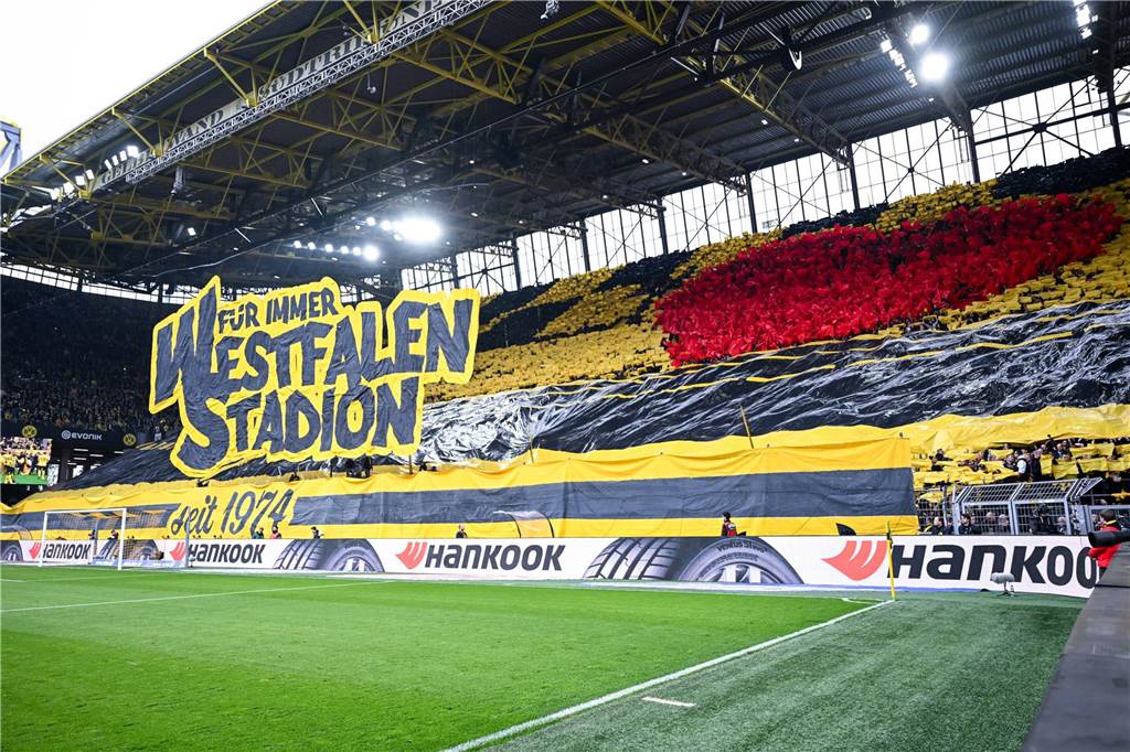 Die BVB-Choreo auf der Südtribüne.