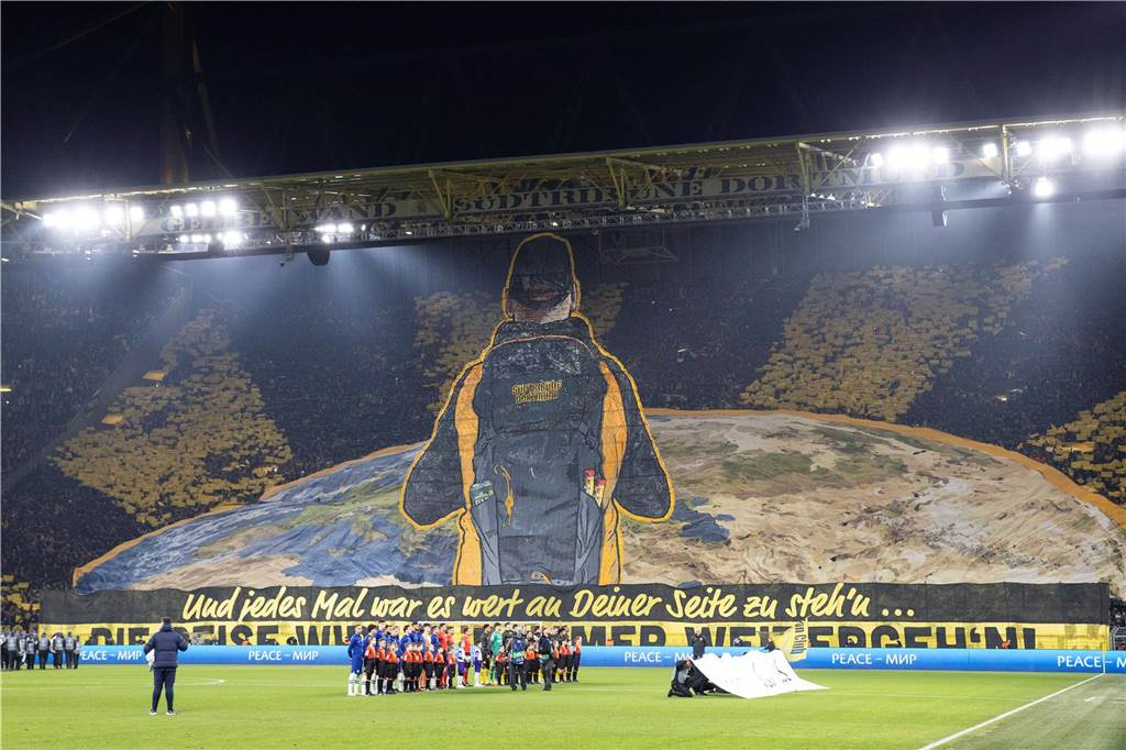 Die BVB-Choreo vor dem Chelsea-Spiel.