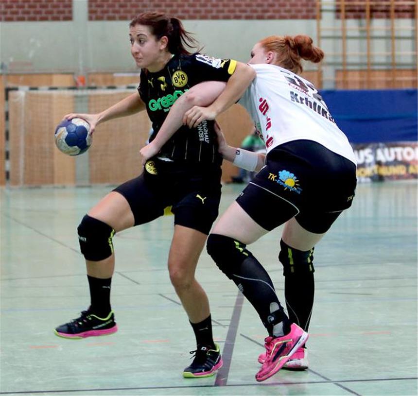 Guter Auftritt: BVB-Frauen unterliegen DHB-Team Die BVB-Damen gewinnen das erste Heimspiel nach dem Bundesliga-Aufstieg gegen den Gast aus Göppingen mit 25:21 (11:10).