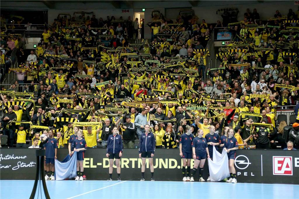 Die BVB-Handball-Damen siegten am Sonntag vor Rekordkulisse gegen Siófok KC aus Ungarn.