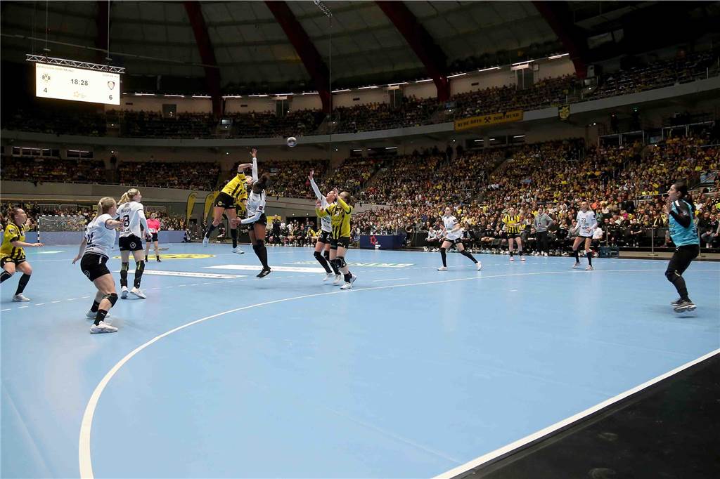Die BVB-Handball-Damen siegten am Sonntag vor Rekordkulisse gegen Siófok KC aus Ungarn.