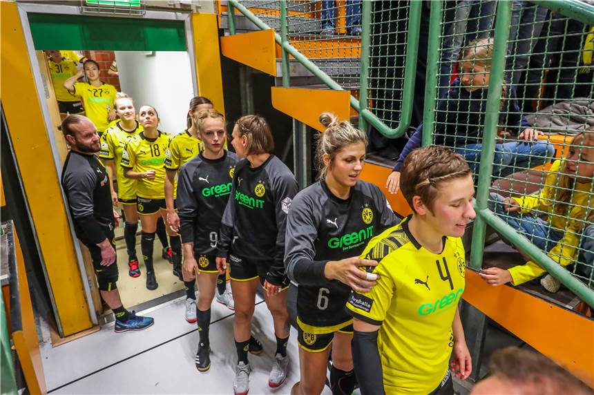 BVB-Handballerinnen könnten schon bald wieder in der Halle trainieren Die BVB-Handballerinnen könnten schon bald wieder in die Halle Wellinghofen zurückkehren.