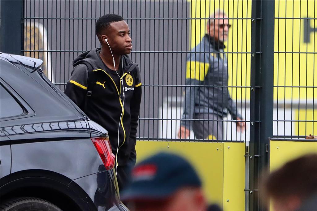 Die BVB-Profis auf dem Weg ins Teamhotel.