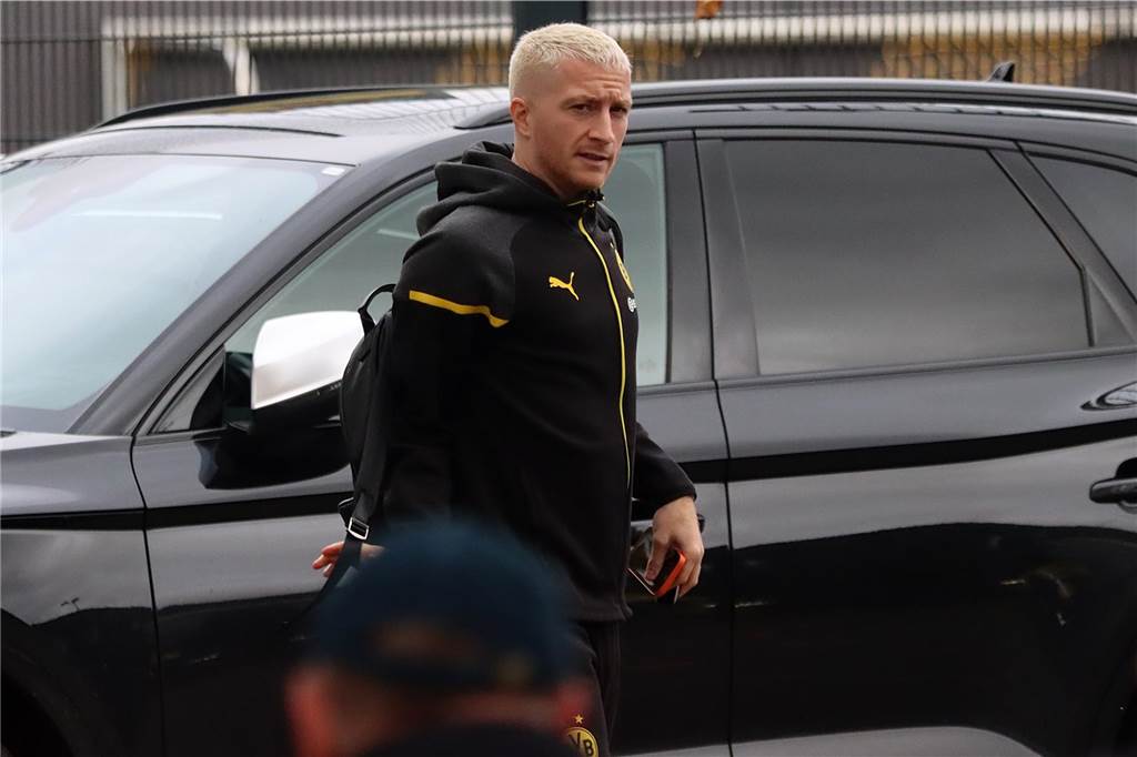 Die BVB-Profis auf dem Weg ins Teamhotel.