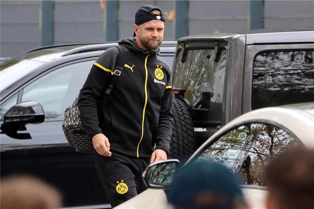 Die BVB-Profis auf dem Weg ins Teamhotel.