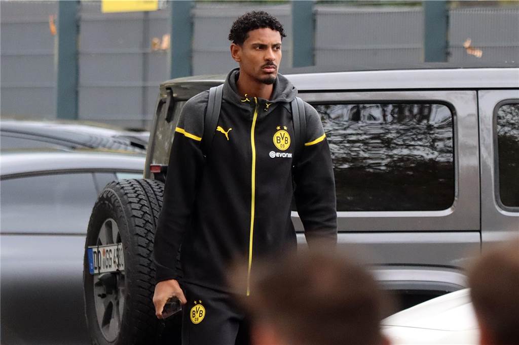 Die BVB-Profis auf dem Weg ins Teamhotel.