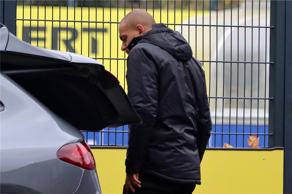 Die BVB-Profis auf dem Weg ins Teamhotel.