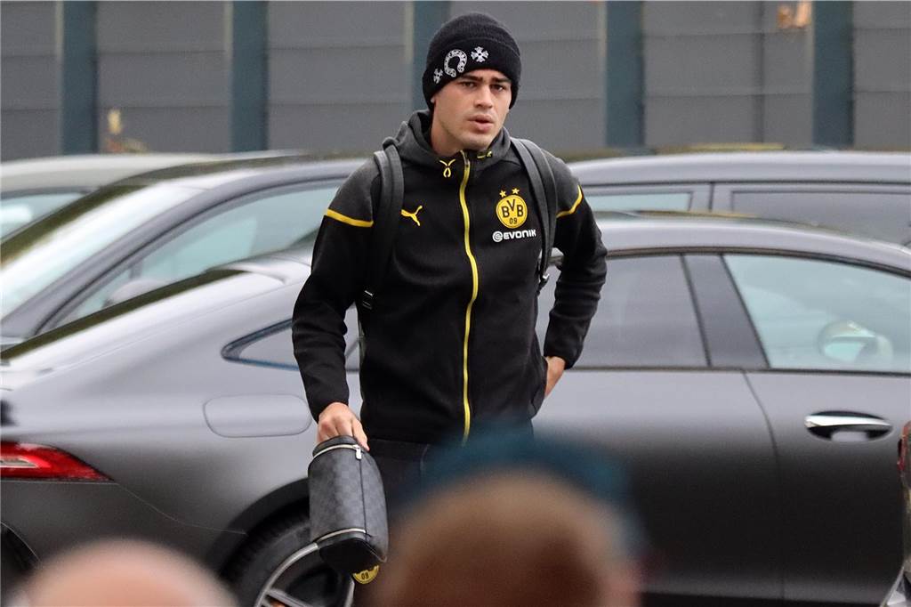 Die BVB-Profis auf dem Weg ins Teamhotel.