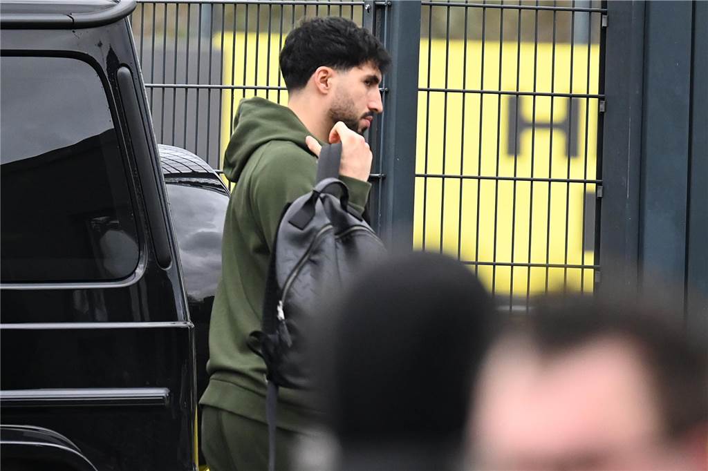 BVB-Kader gegen Donezk: Youngster rückt auf – Tullberg sucht Nmecha-Ersatz Die BVB-Profis auf dem Weg ins Teamhotel.