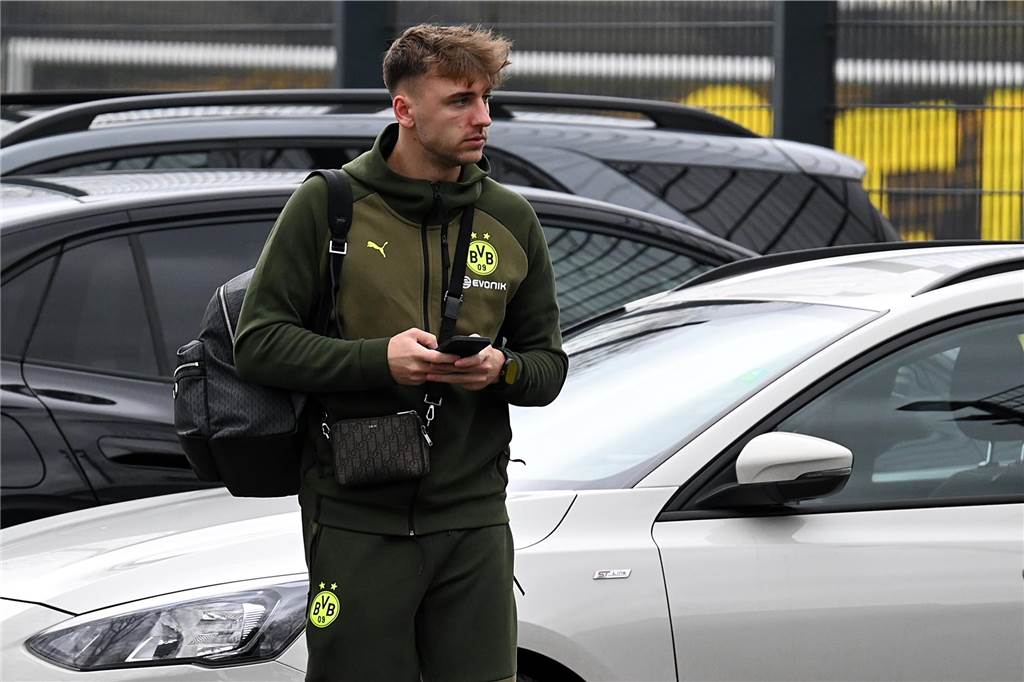 Die BVB-Profis auf dem Weg ins Teamhotel.