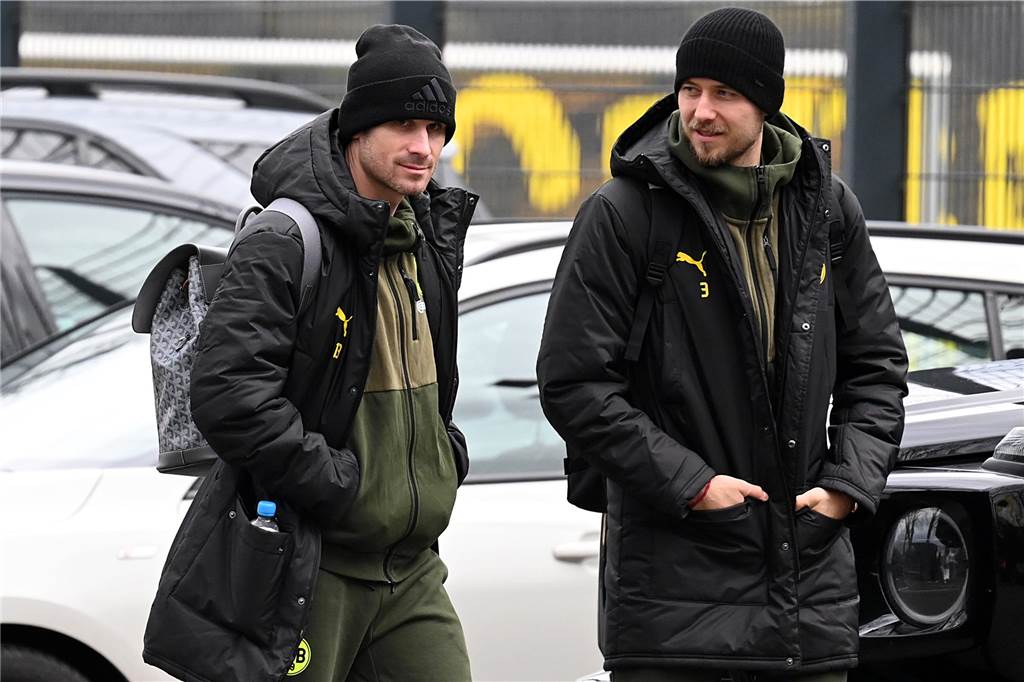 Die BVB-Profis auf dem Weg ins Teamhotel.