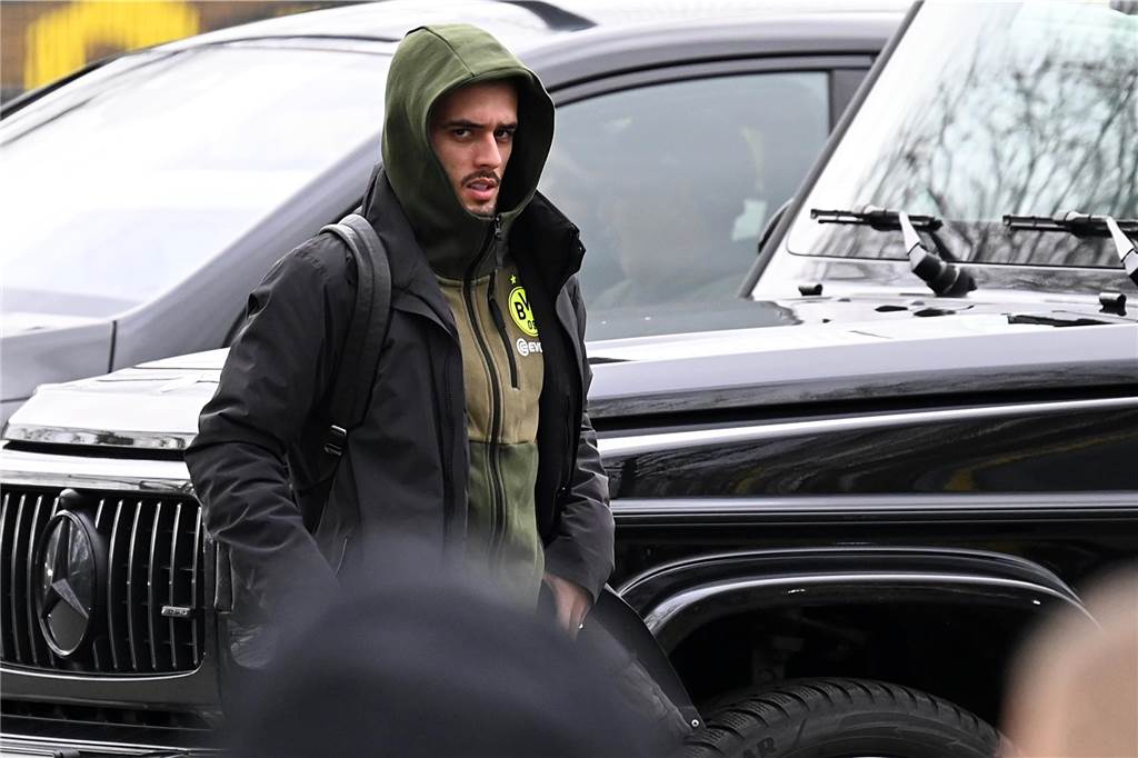 Die BVB-Profis auf dem Weg ins Teamhotel.
