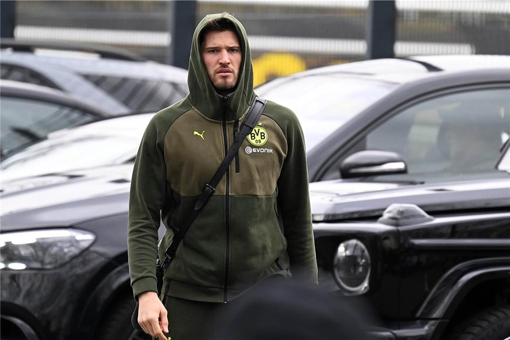 Die BVB-Profis auf dem Weg ins Teamhotel.