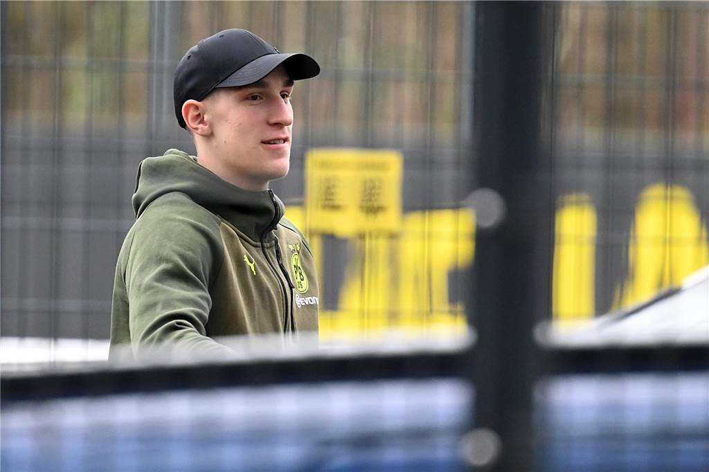 Die BVB-Profis auf dem Weg ins Teamhotel.