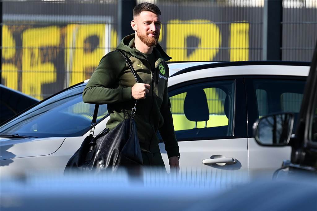 Die BVB-Profis auf dem Weg ins Teamhotel.
