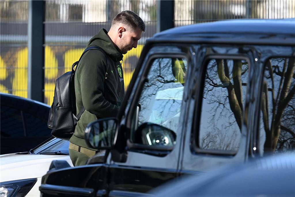 Die BVB-Profis auf dem Weg ins Teamhotel.