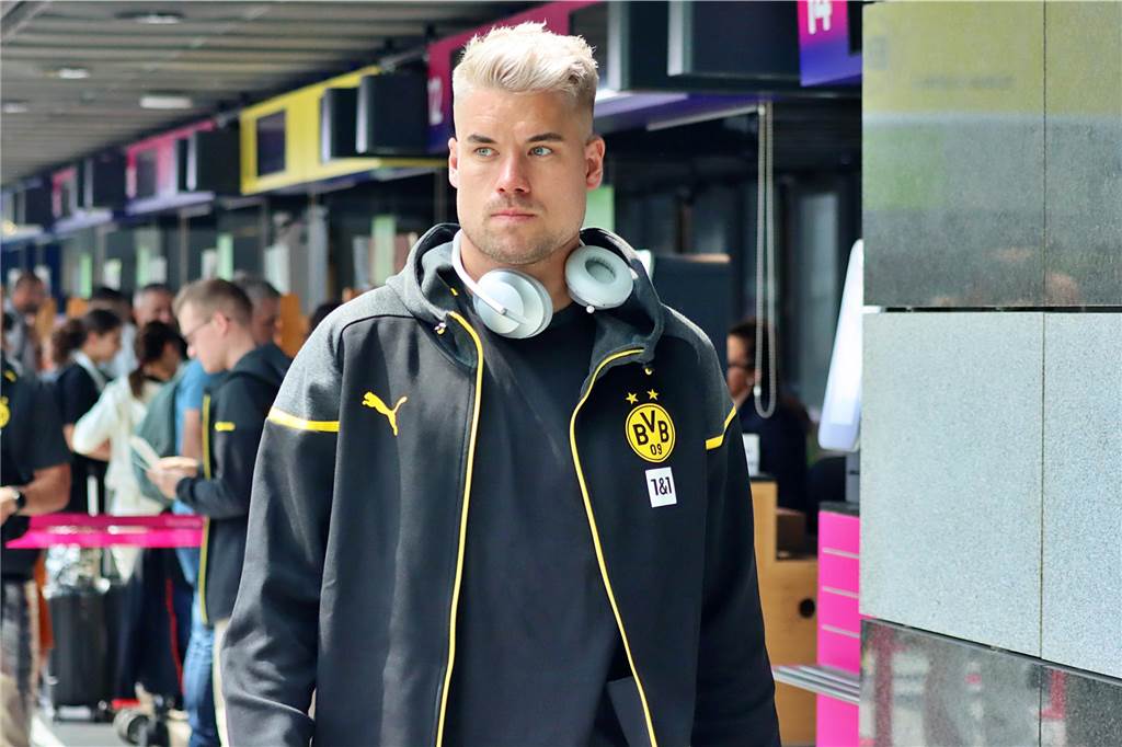 Die BVB-Profis auf dem Weg nach Erfurt.