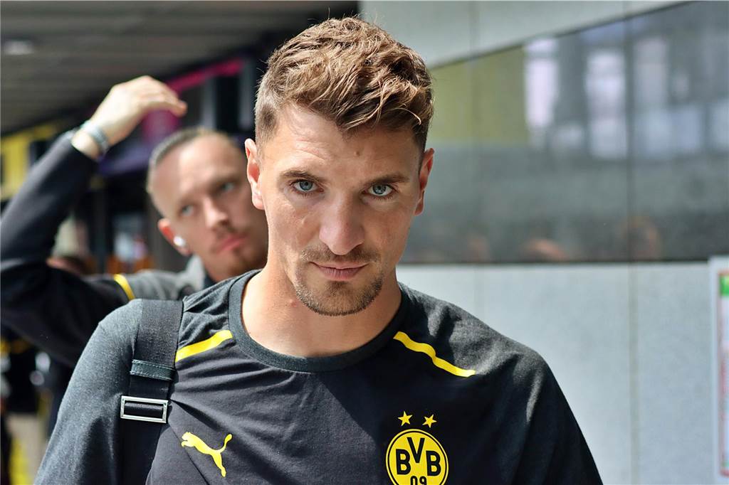 Die BVB-Profis auf dem Weg nach Erfurt.
